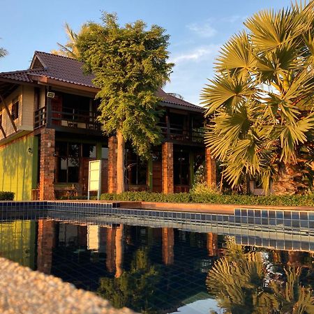 The Chevalley Beach Resort Satun Ngoại thất bức ảnh