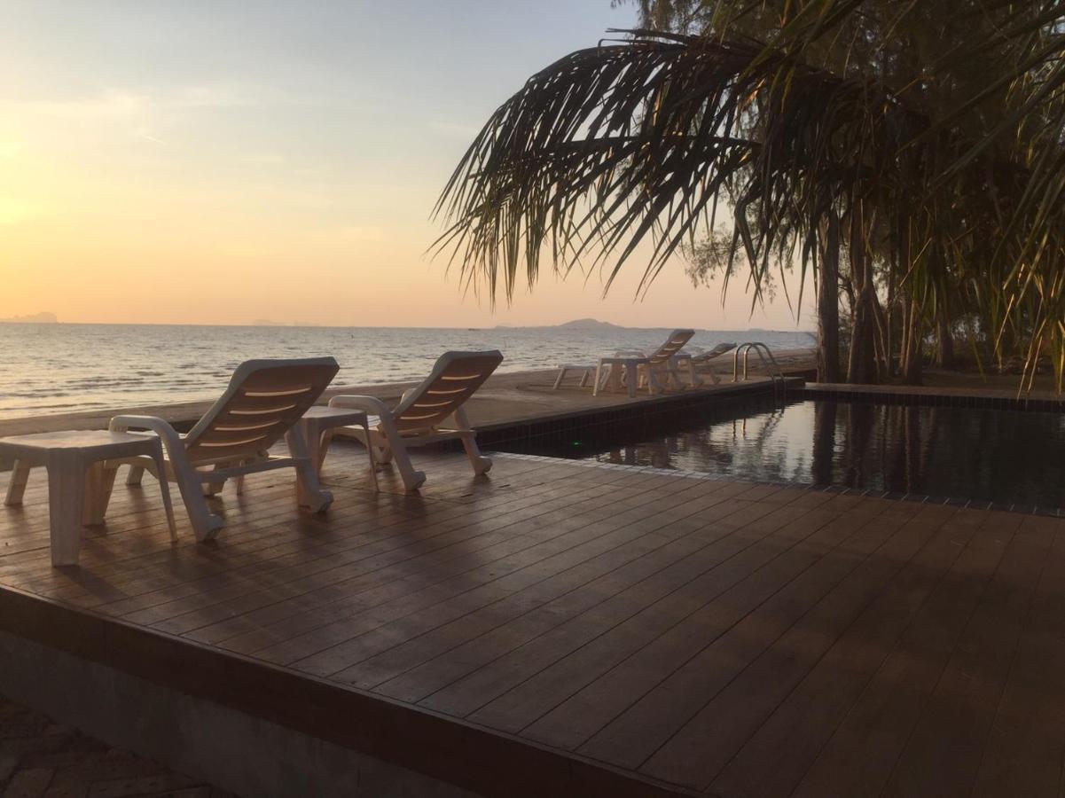 The Chevalley Beach Resort Satun Ngoại thất bức ảnh