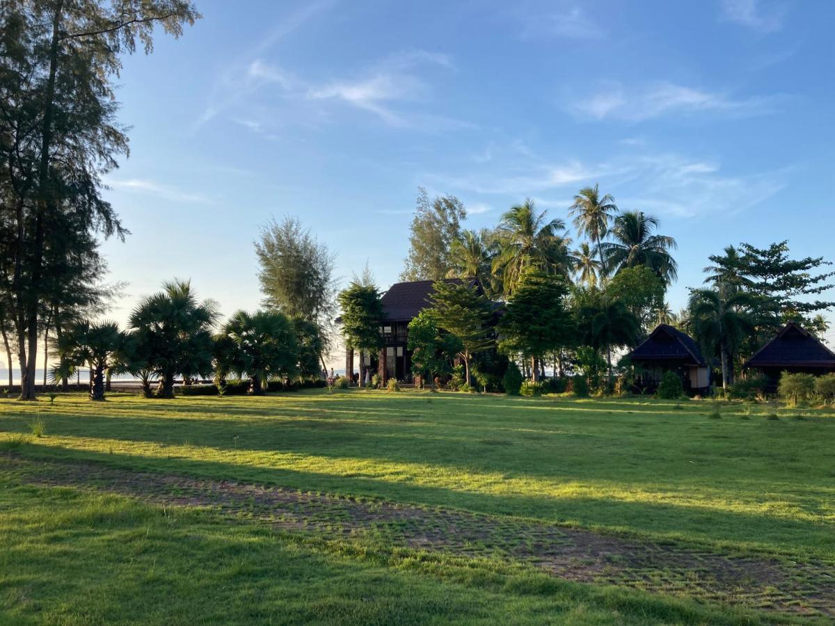 The Chevalley Beach Resort Satun Ngoại thất bức ảnh