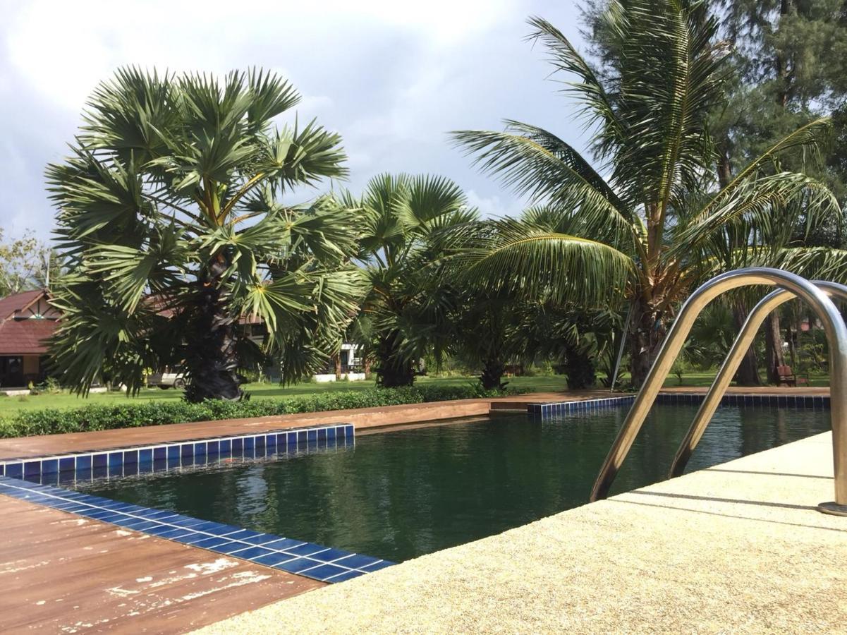 The Chevalley Beach Resort Satun Ngoại thất bức ảnh