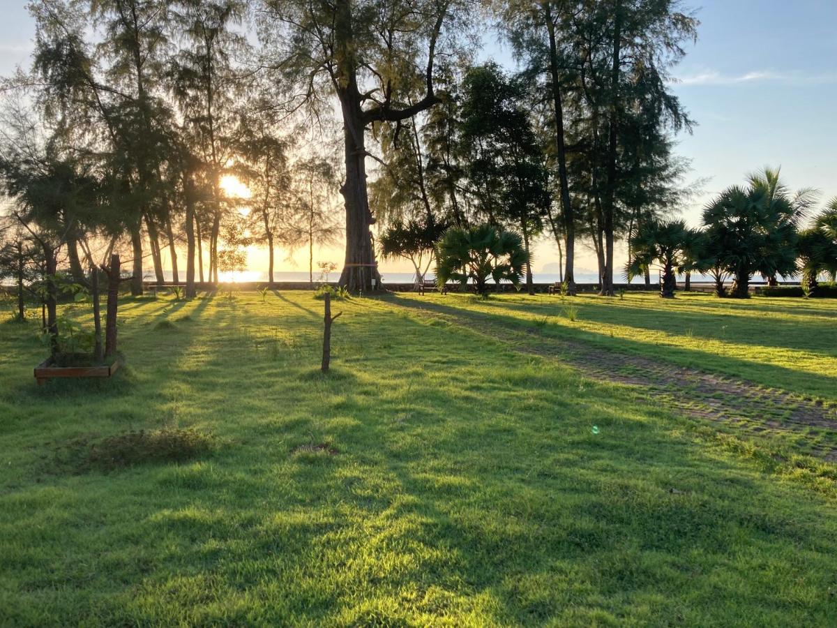 The Chevalley Beach Resort Satun Ngoại thất bức ảnh