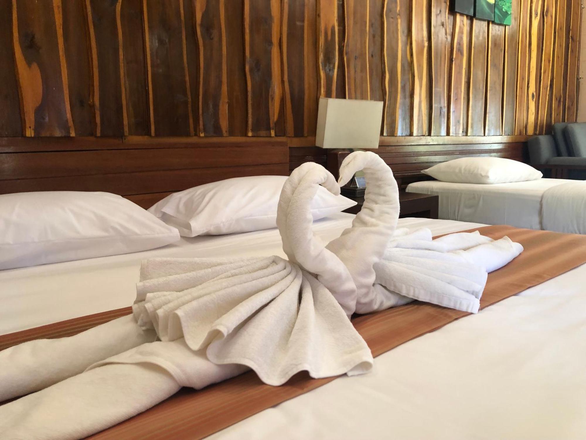 The Chevalley Beach Resort Satun Ngoại thất bức ảnh