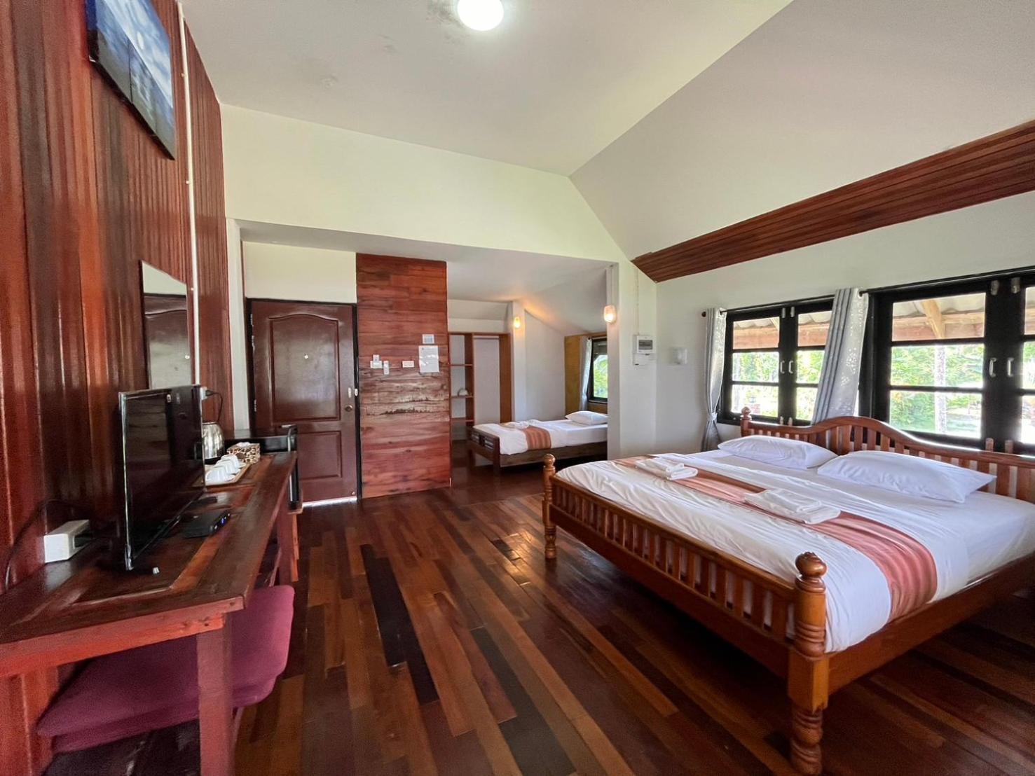 The Chevalley Beach Resort Satun Ngoại thất bức ảnh