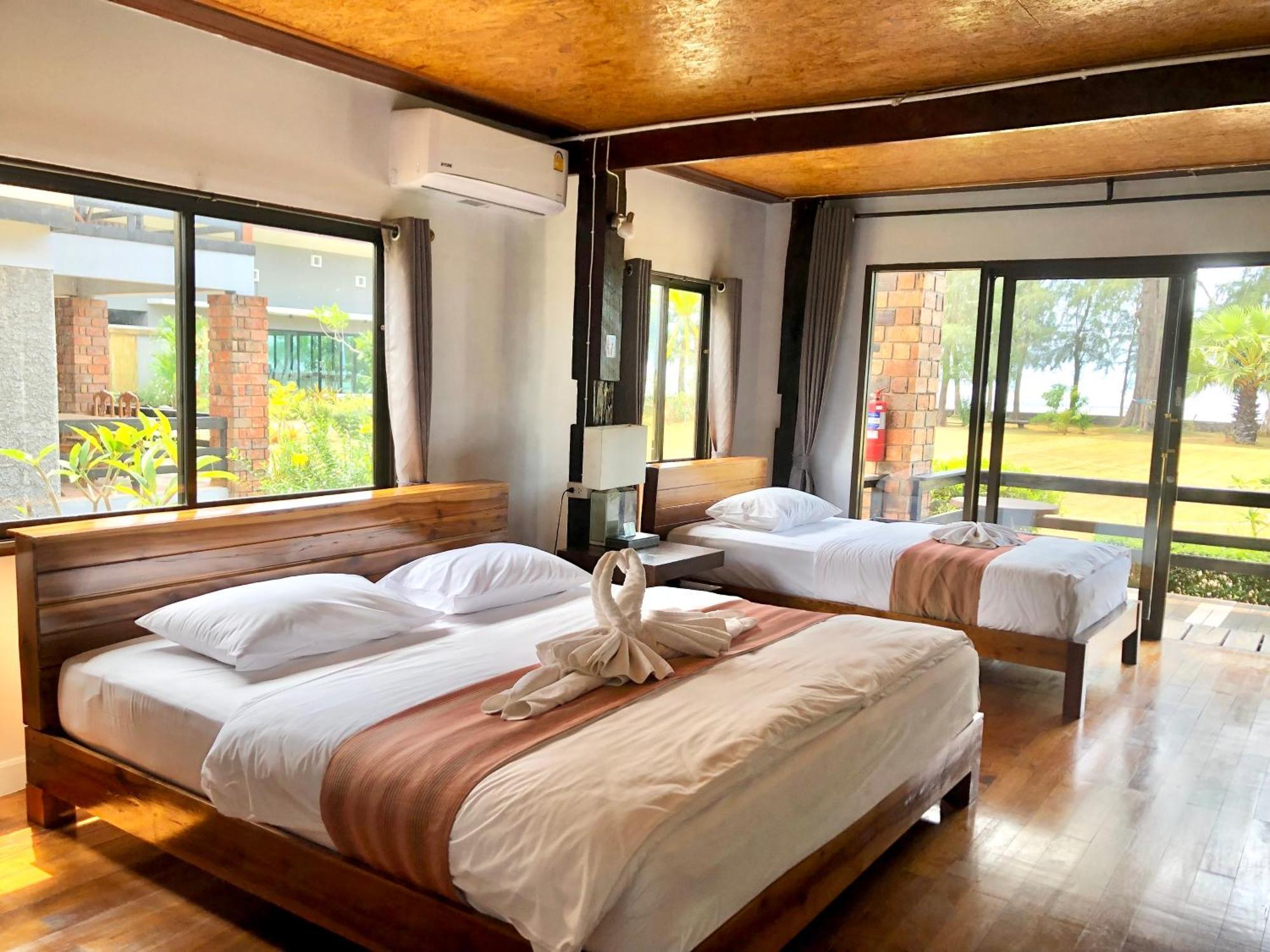The Chevalley Beach Resort Satun Ngoại thất bức ảnh