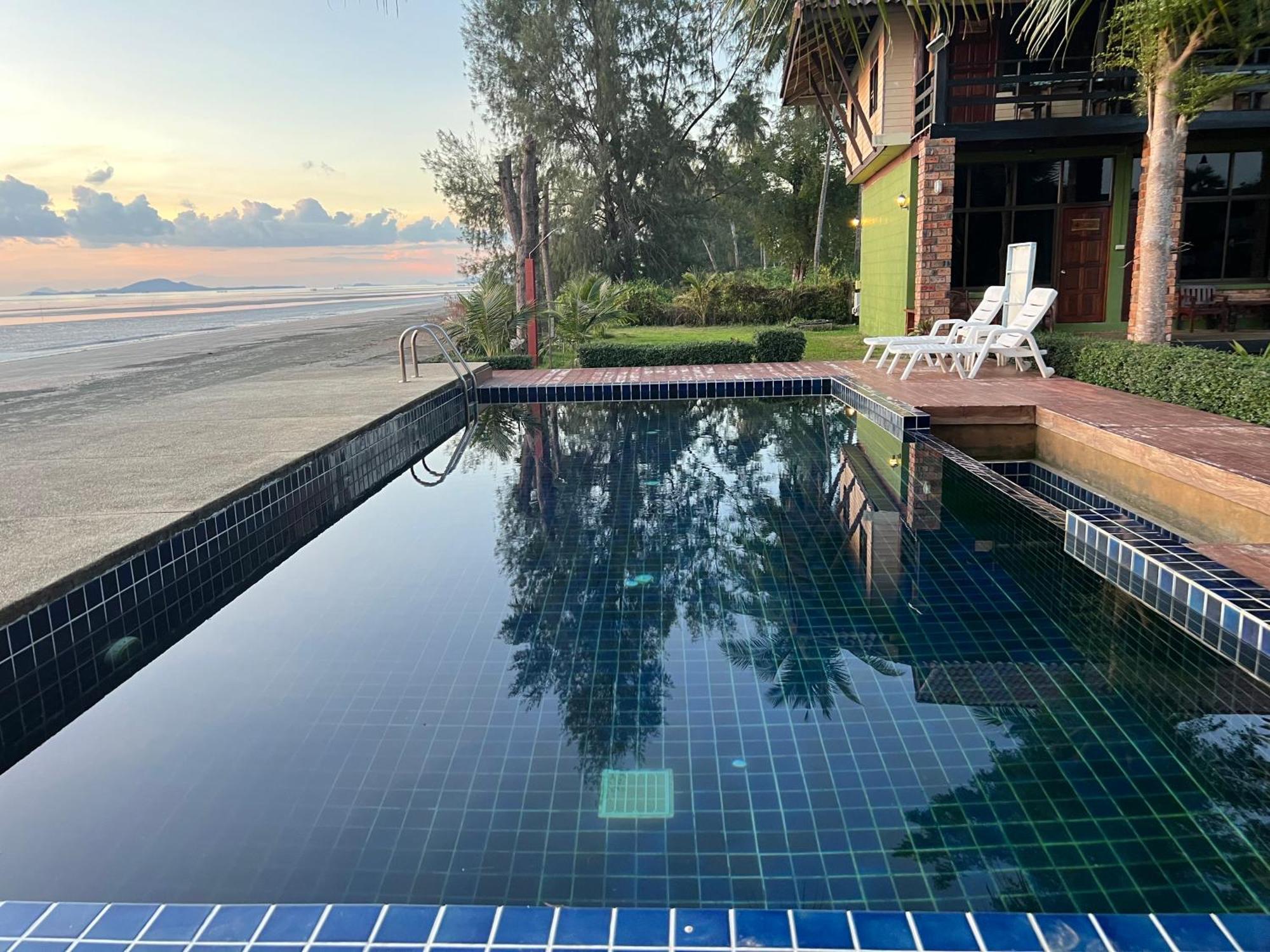 The Chevalley Beach Resort Satun Ngoại thất bức ảnh